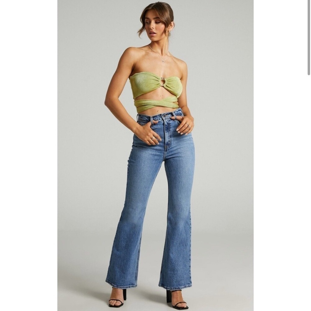 LEVI’S ~ 70s High Flare Women’s Blue Medium Wash Jeans Size 29